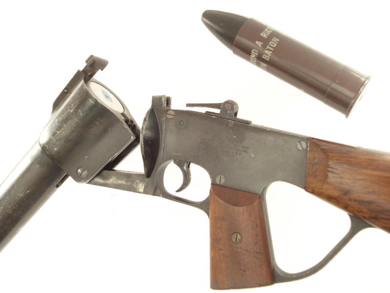 Deactivated Federal Riot Gun & L2A2 Baton Round