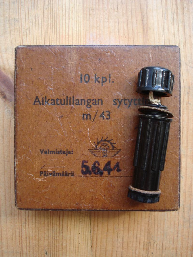 WW2 Finnish Pull Igniter & Box, 1944 Dated