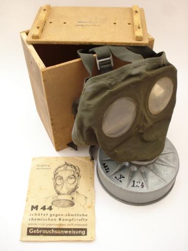 WW2 German M44 Civilian Gas Mask 