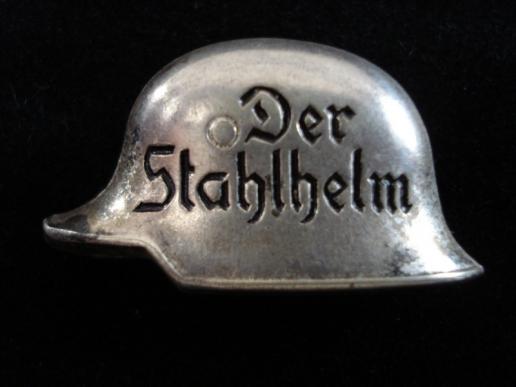 German 'Der Stahlhelm' Badge