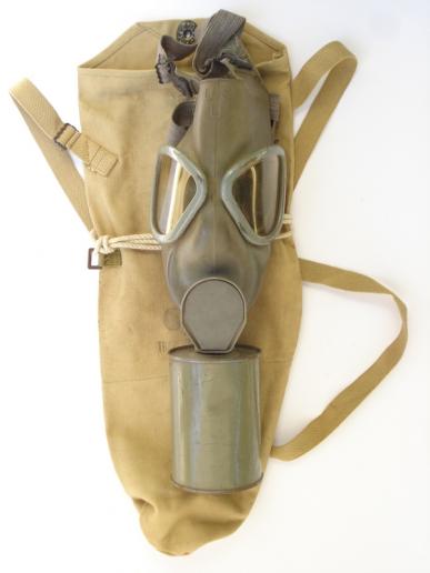 WW2 U.S M1A1 Training Gas Mask & Carrier, 1941 Dated