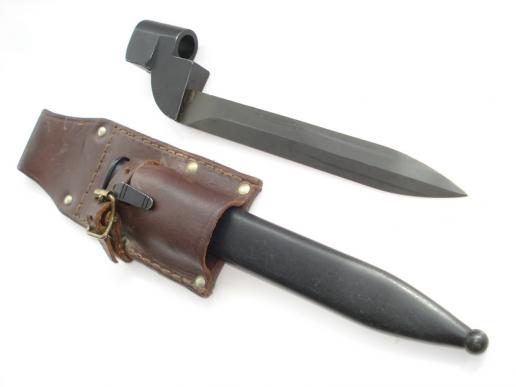 South African No9 Bayonet & Leather Frog