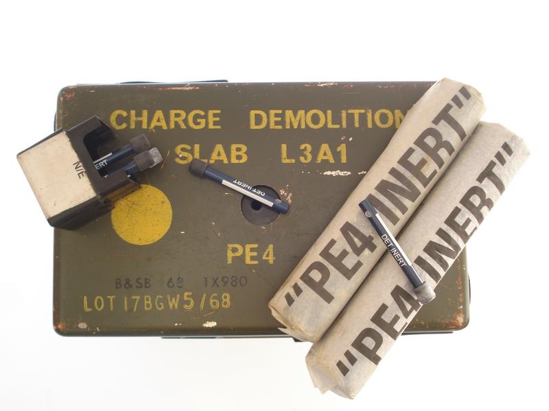 Inert, British Demolition Charge Set