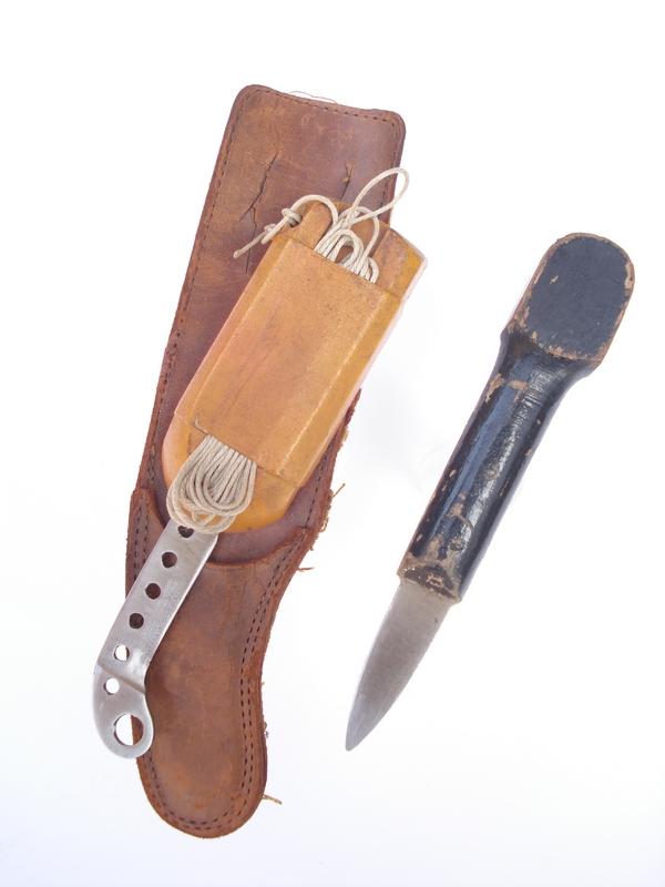 WW2 R.A.F Dinghy Knives Set