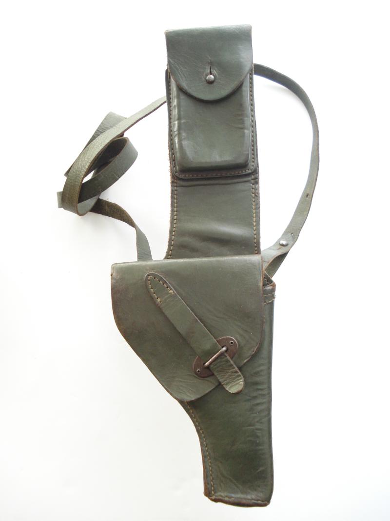 Argentinian Pistol holster & Magazine Pouch